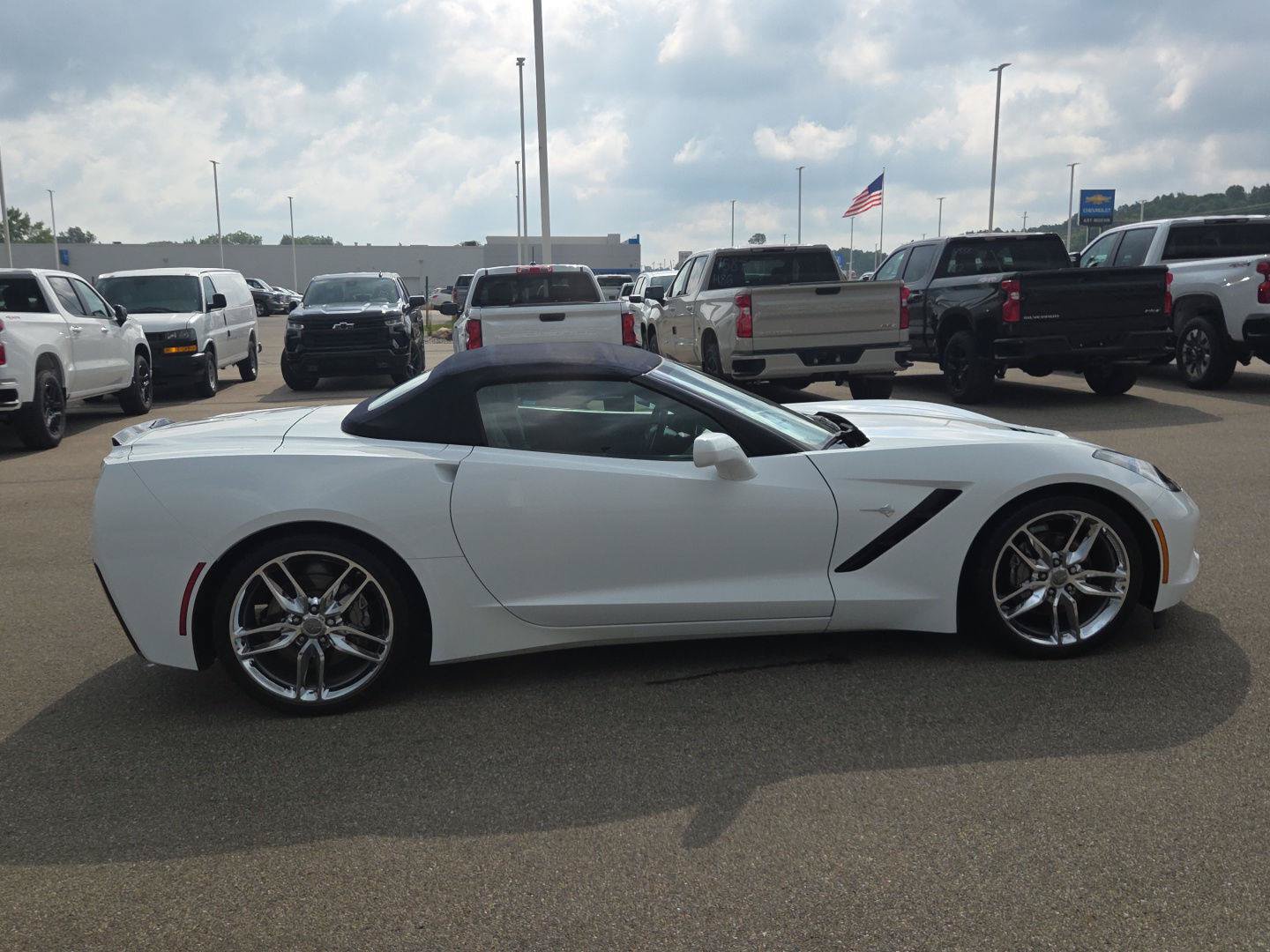 Used 2018 Chevrolet Corvette Stingray Convertible w/ 2LT Preferred Equipment Group RWD image 7