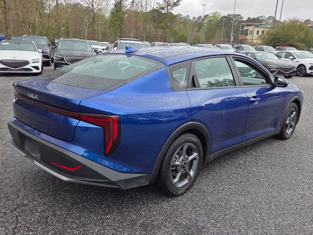 Used 2025 Kia K4 LXS image 12