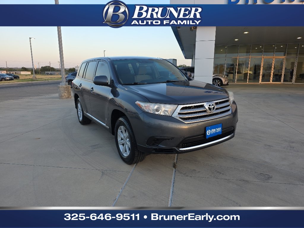Used 2013 Toyota Highlander FWD image 1