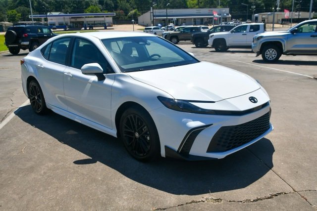 Used 2025 Toyota Camry SE