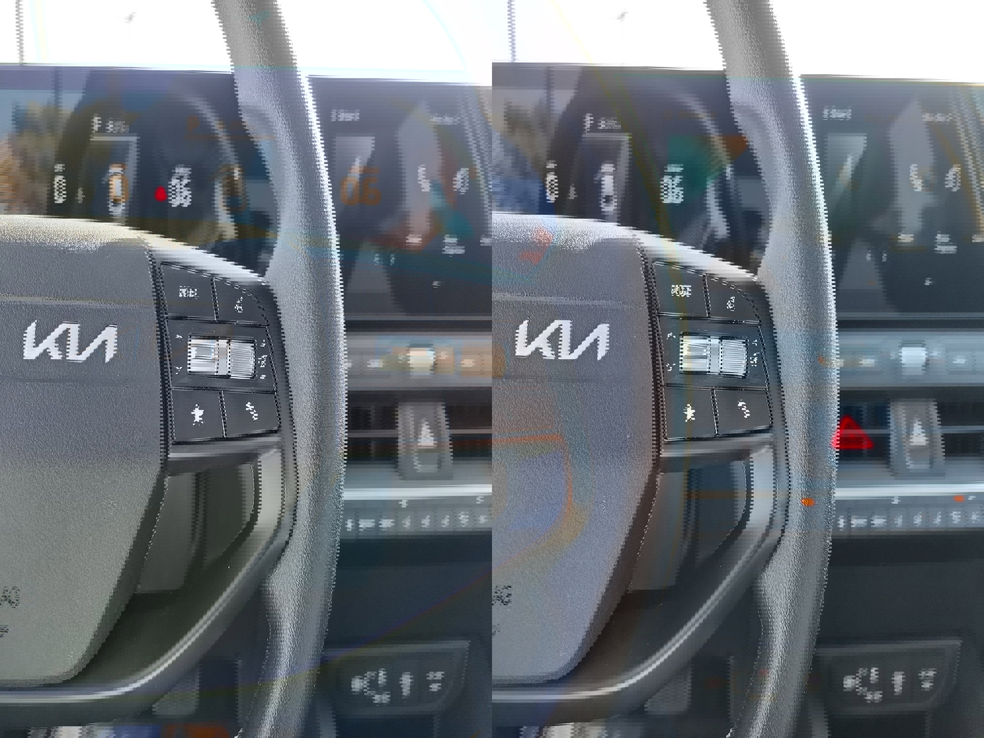 Used 2025 Kia K4 LXS image 24