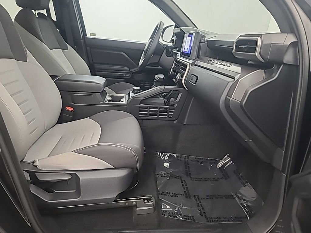 Used 2025 Toyota Tacoma TRD Off-Road image 16