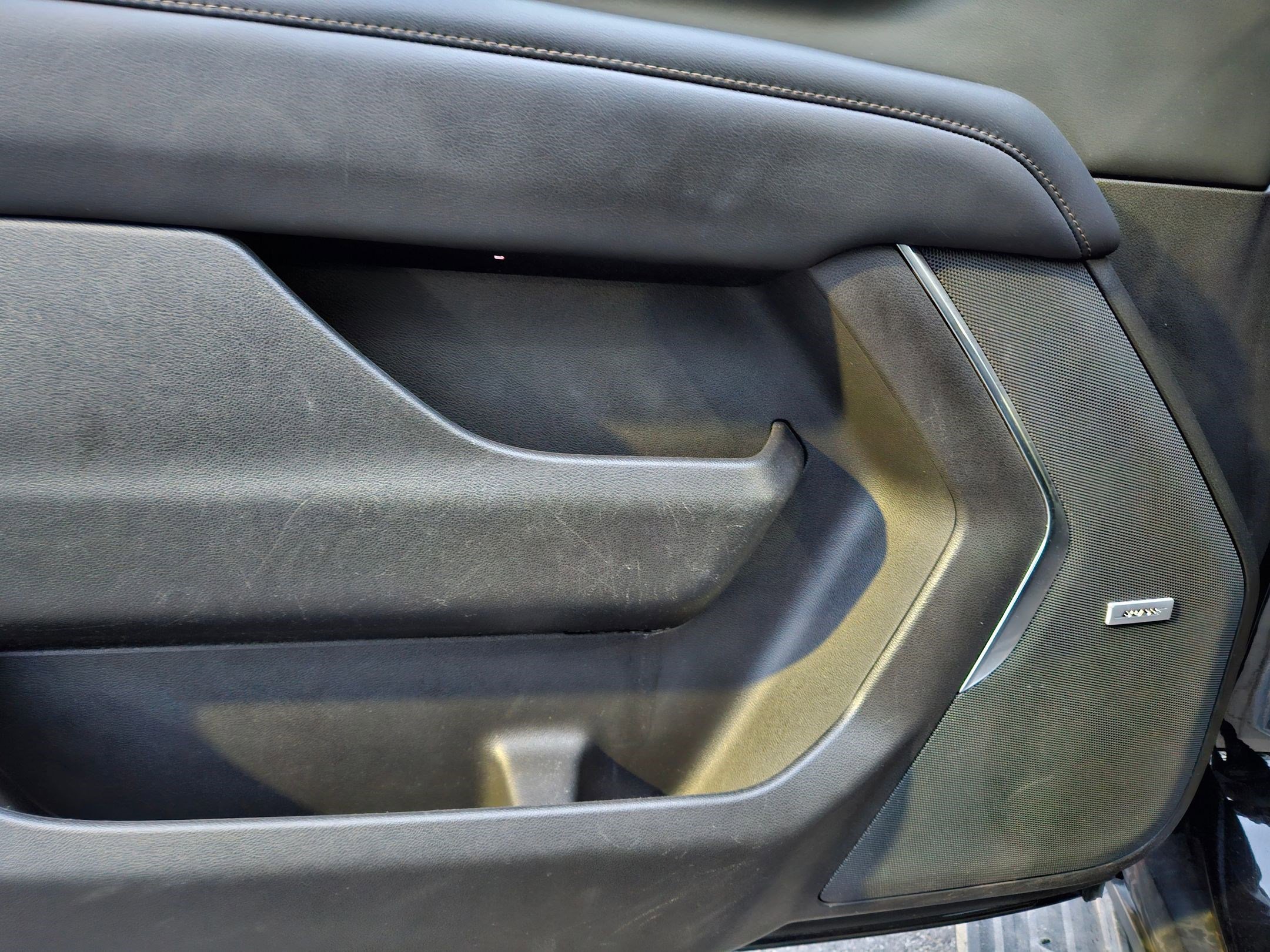 Used 2021 Chevrolet Suburban High Country w/ Premium Package image 16