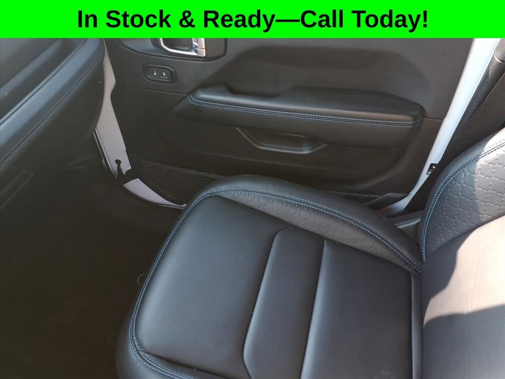 Used 2024 Jeep Wrangler High Altitude AWD/4WD image 26