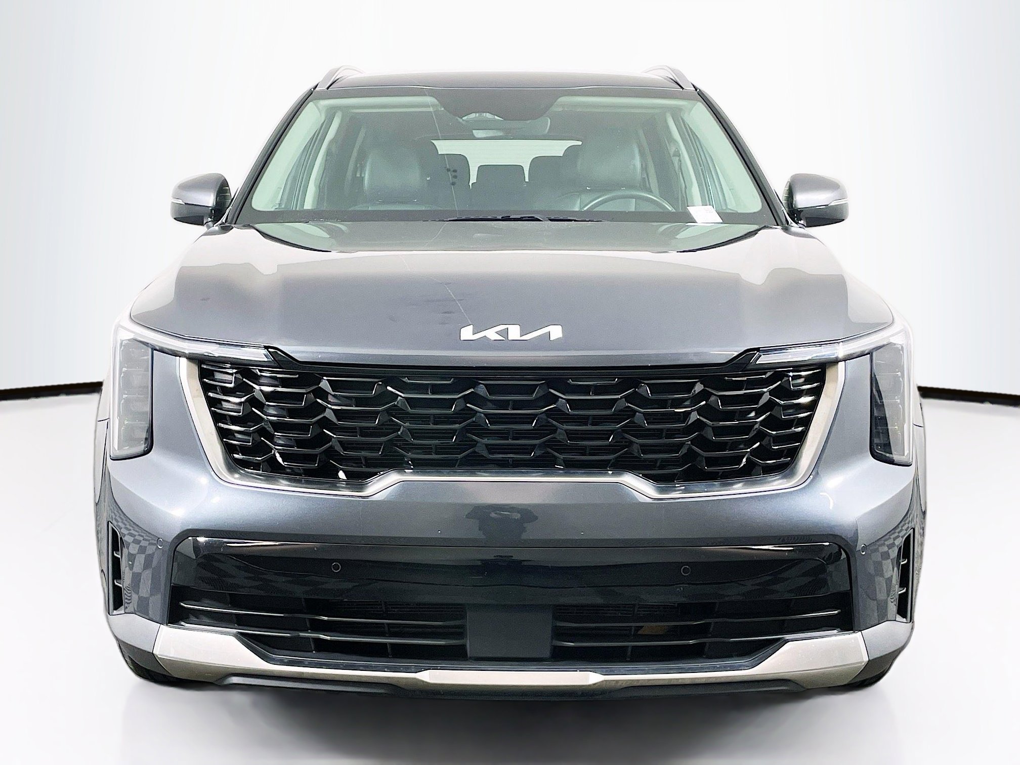 Used 2024 Kia Sorento S image 2