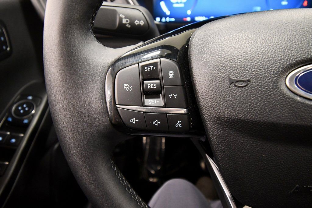 Used 2025 Ford Escape Platinum image 19