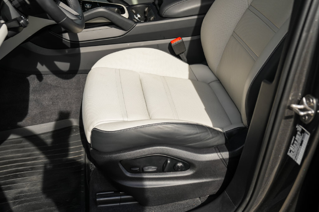 Certified 2026 Porsche Cayenne AWD/4WD image 21