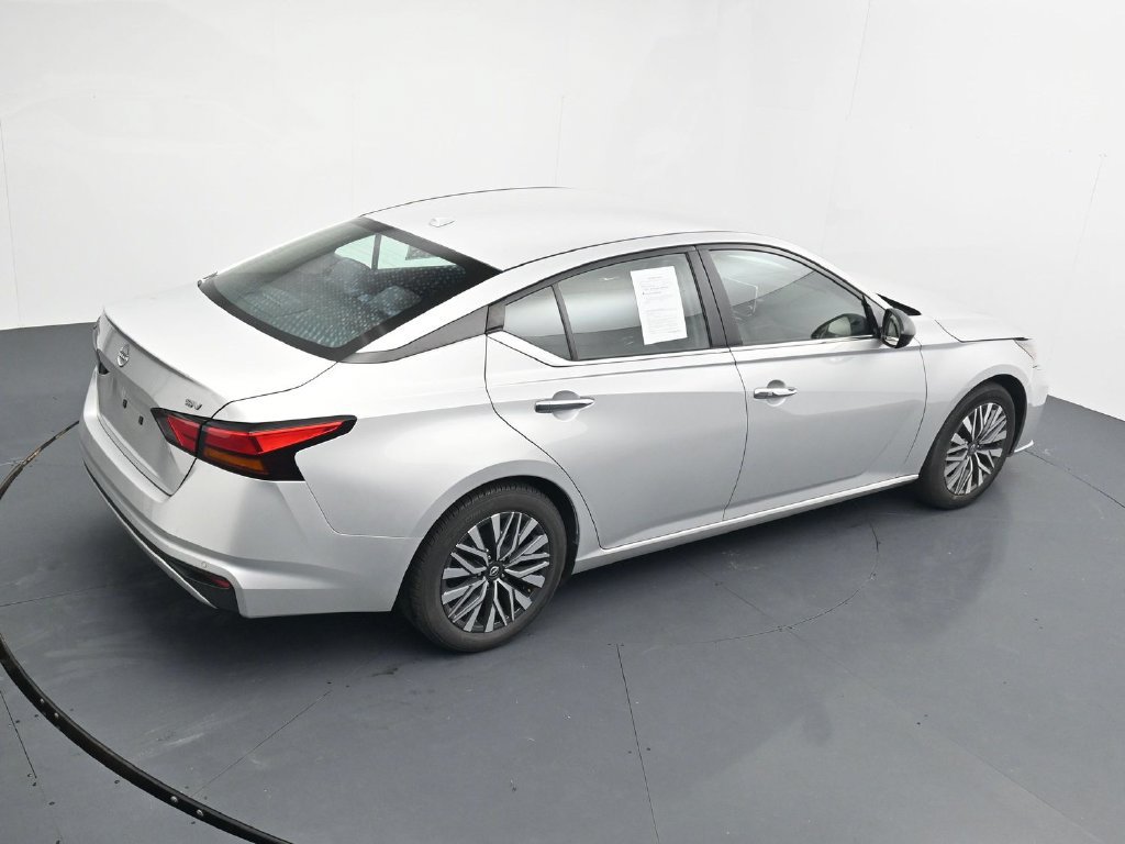 Used 2024 Nissan Altima 2.5 SV FWD image 16