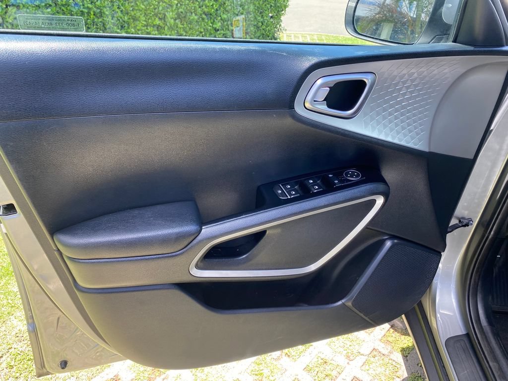 Used 2024 Kia Soul LX w/ Option Group 015 FWD image 31