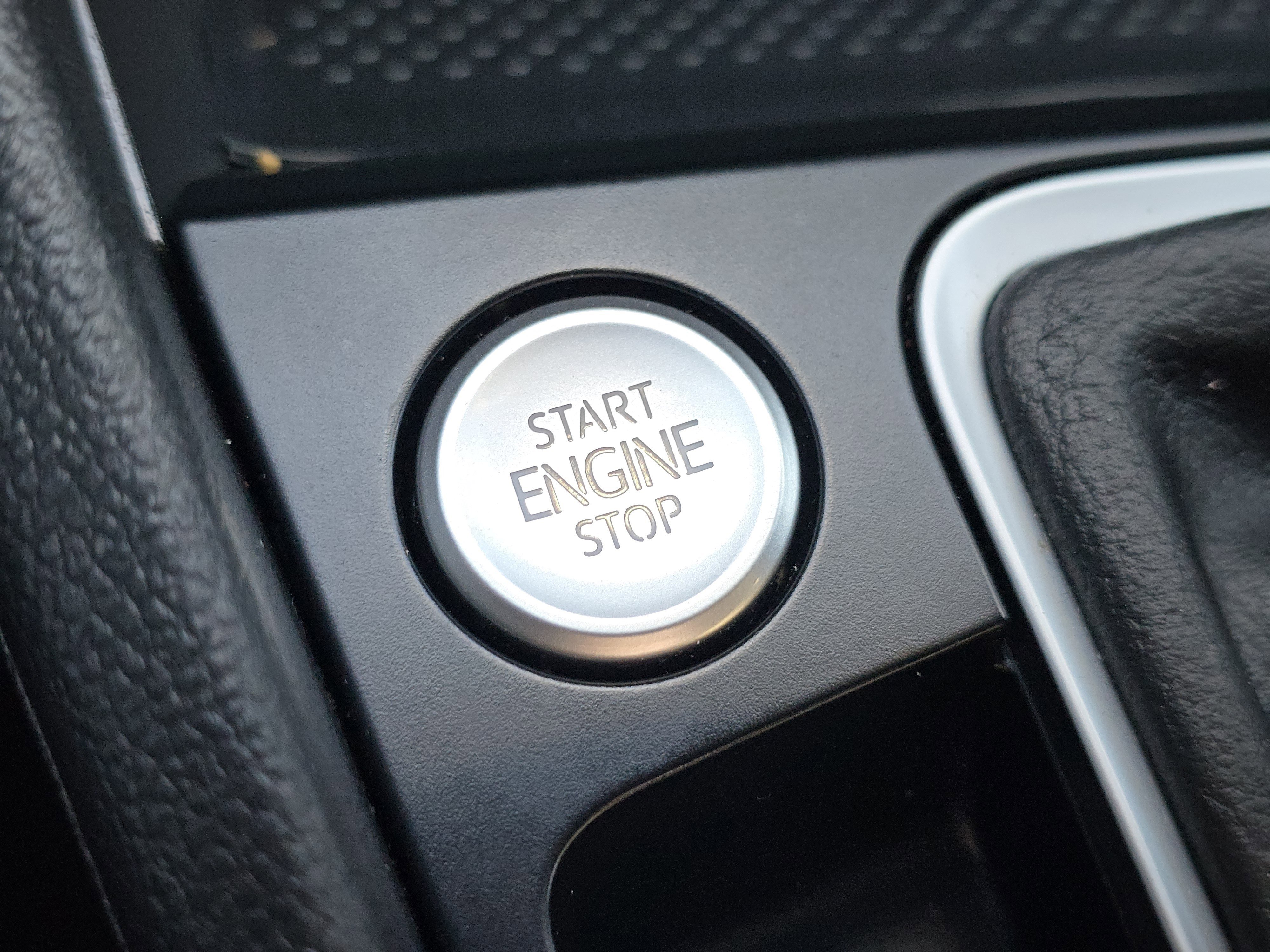 Used 2024 Volkswagen Jetta SE image 24