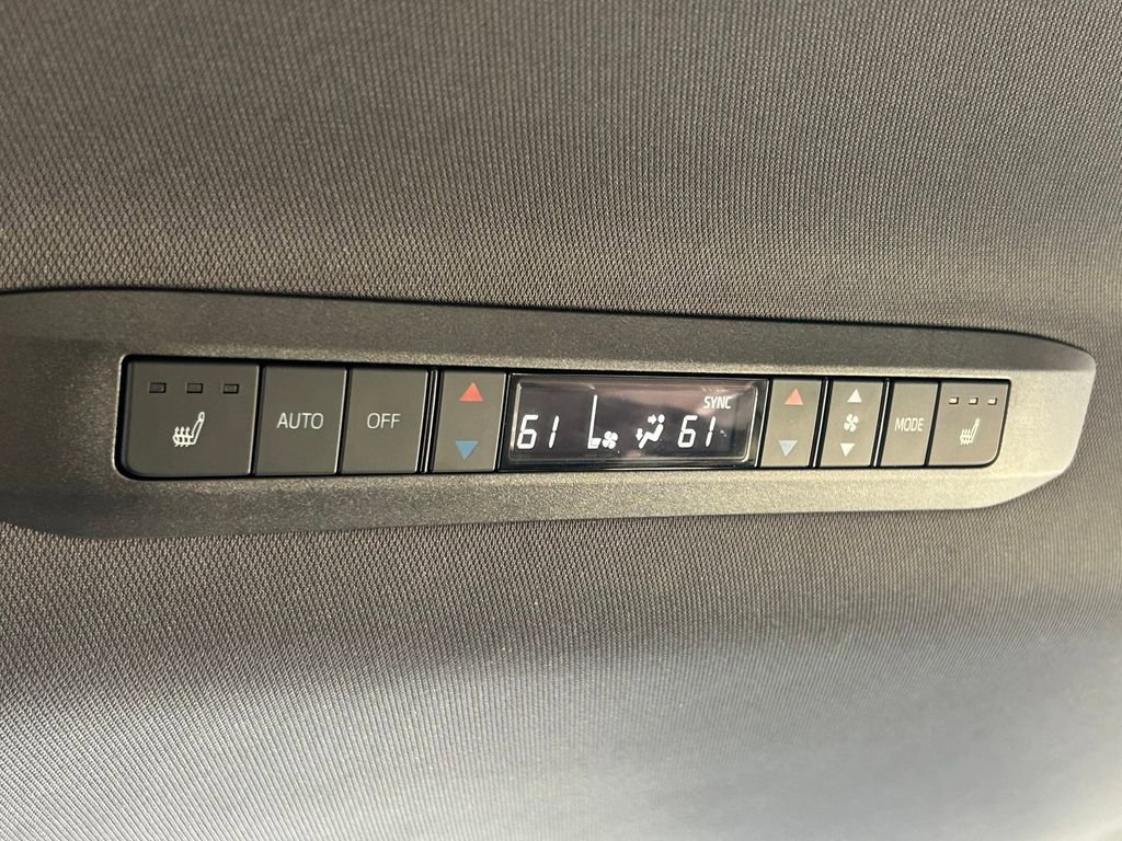 Certified 2023 Toyota Sienna Platinum image 23