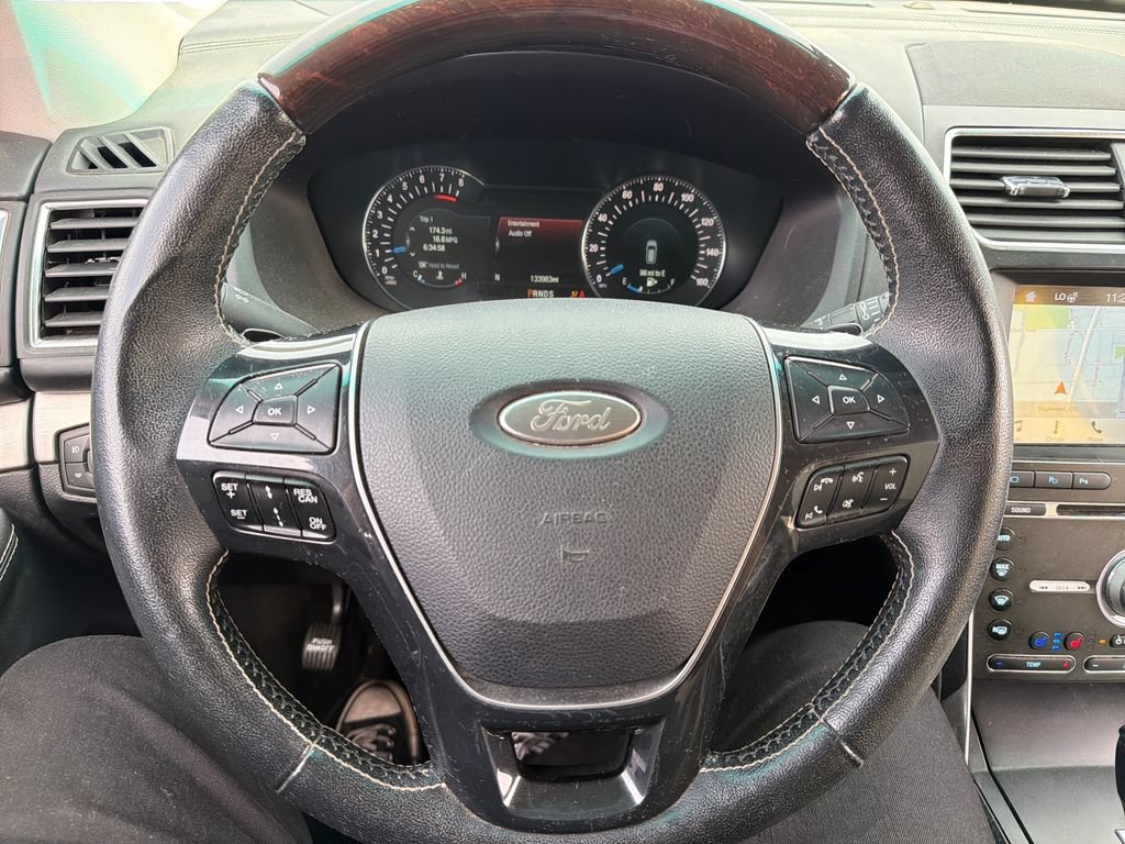 Used 2017 Ford Explorer Platinum AWD/4WD image 11