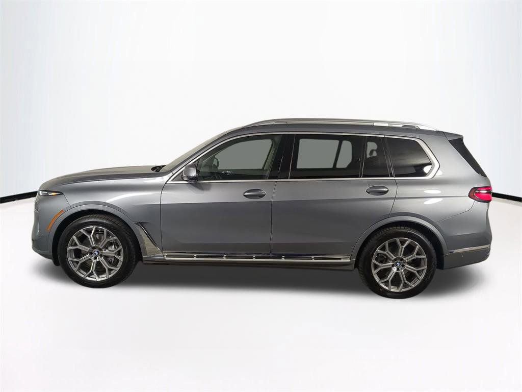 Used 2024 BMW X7 xDrive40i w/ Premium Package image 8