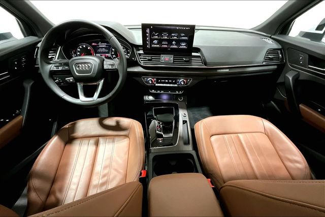 Used 2023 Audi Q5 2.0T Premium w/ Convenience Package AWD/4WD image 10