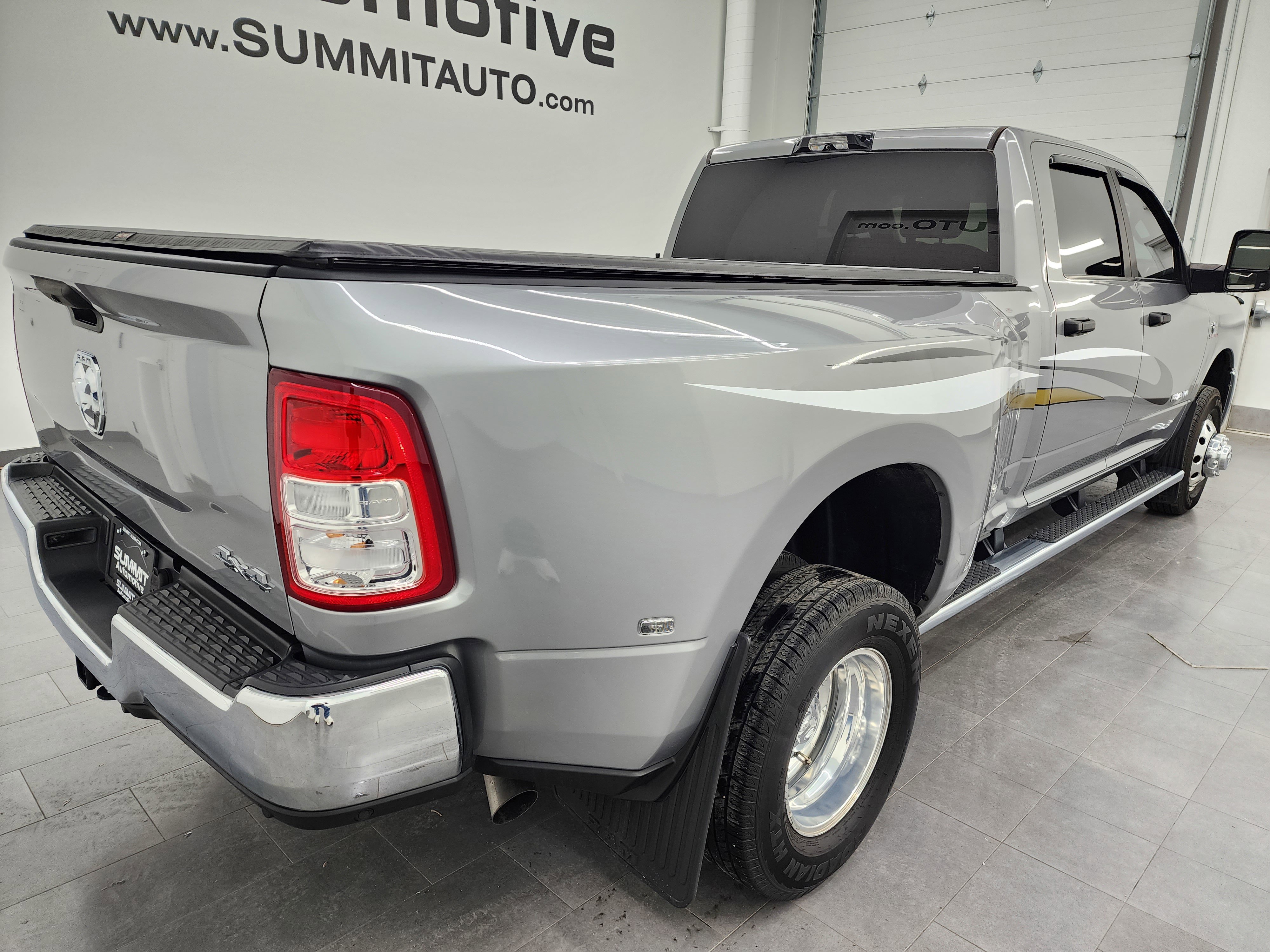 Used 2023 RAM 3500 Big Horn w/ Level 1 Equipment Group AWD/4WD image 4