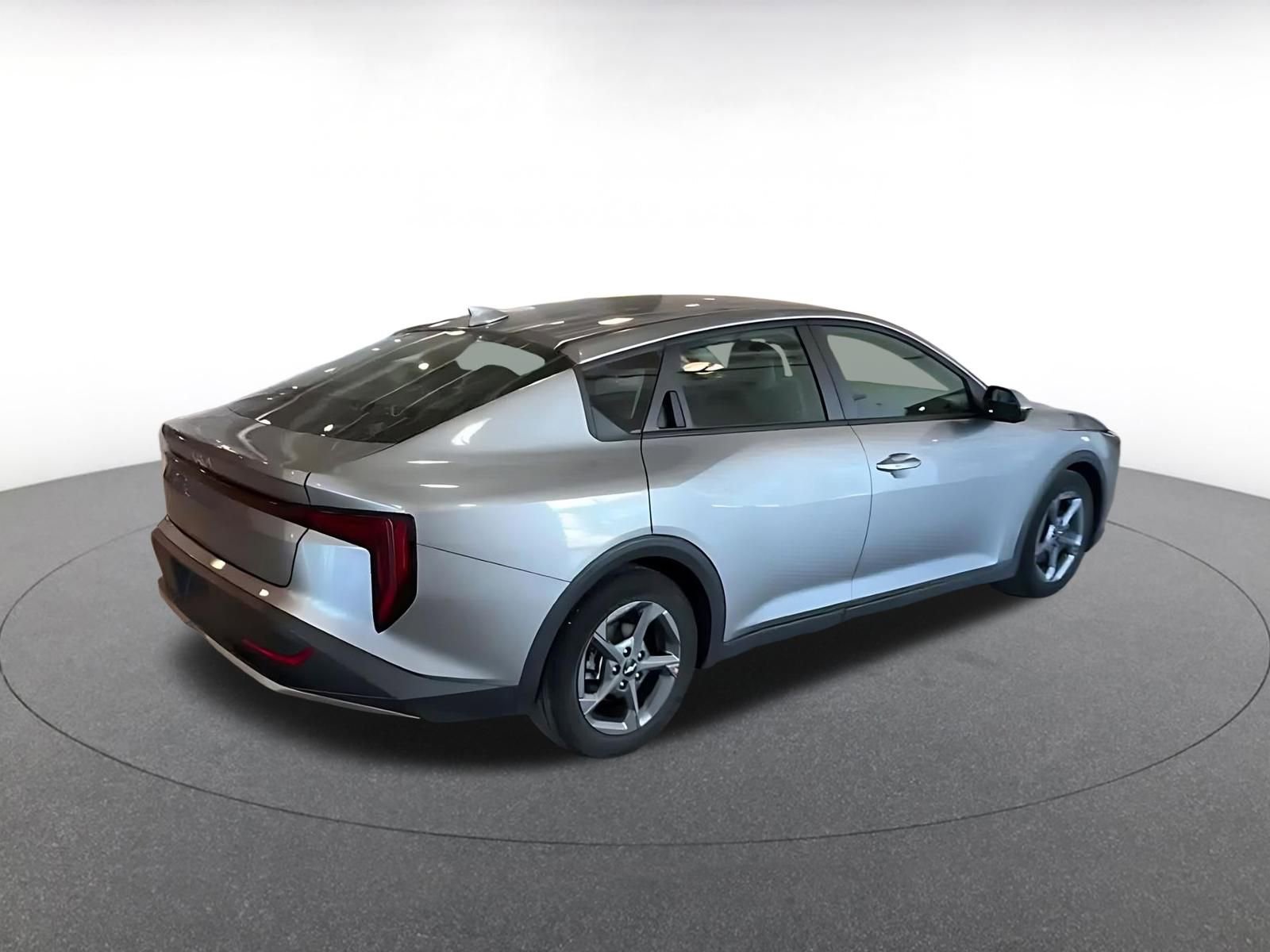 Used 2025 Kia K4 LXS image 12