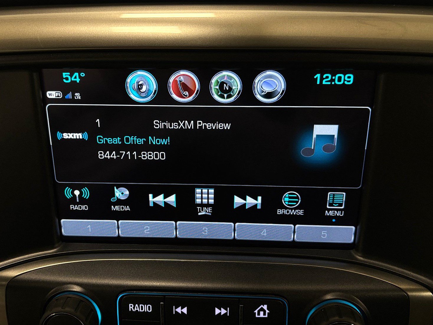 Used 2018 Chevrolet Silverado 1500 LT w/ All Star Edition AWD/4WD image 21
