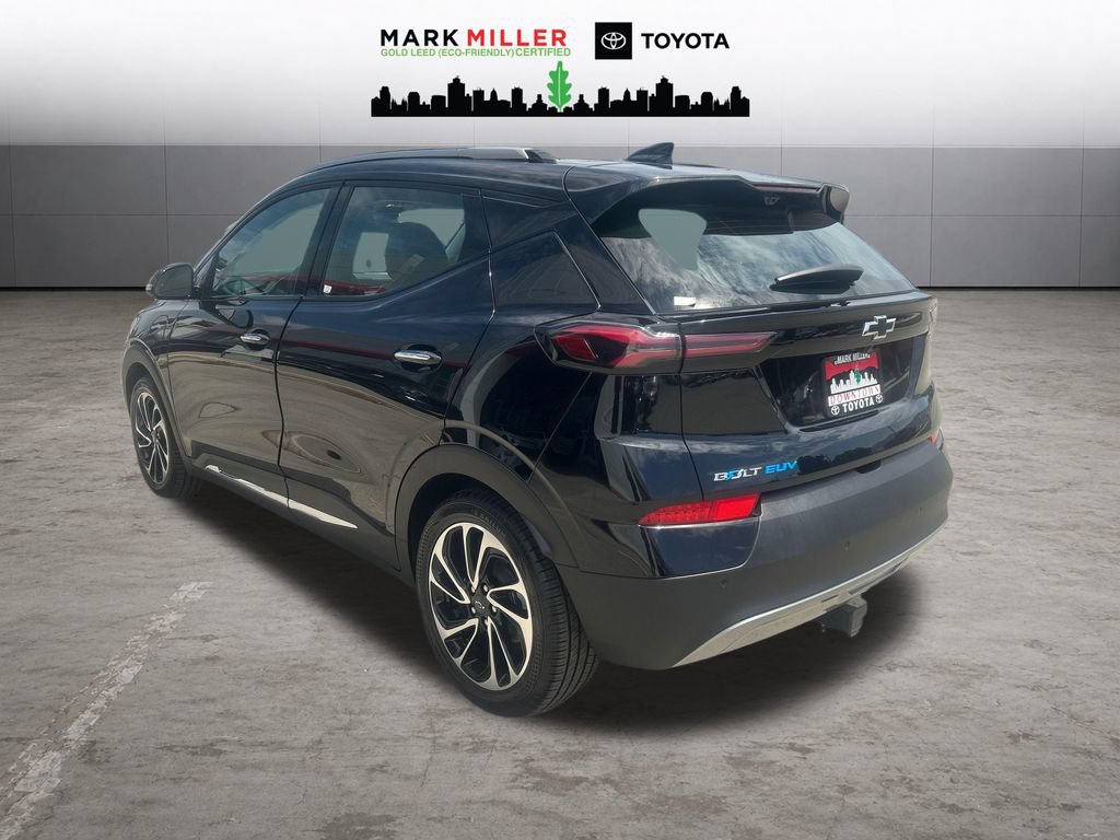 Used 2023 Chevrolet Bolt EUV Premier w/ Sun & Sound Package FWD image 3