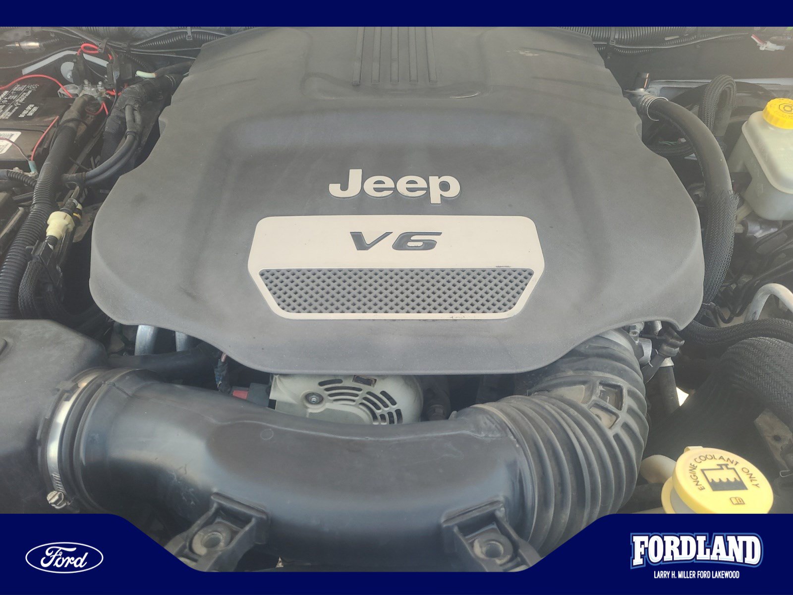 Used 2015 Jeep Wrangler Unlimited Rubicon w/ Dual Top Group AWD/4WD image 22