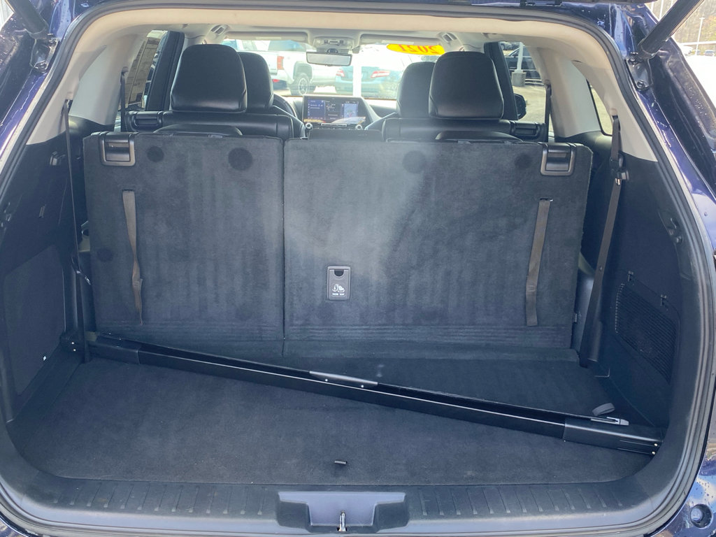 Used 2021 Toyota Highlander Platinum image 10