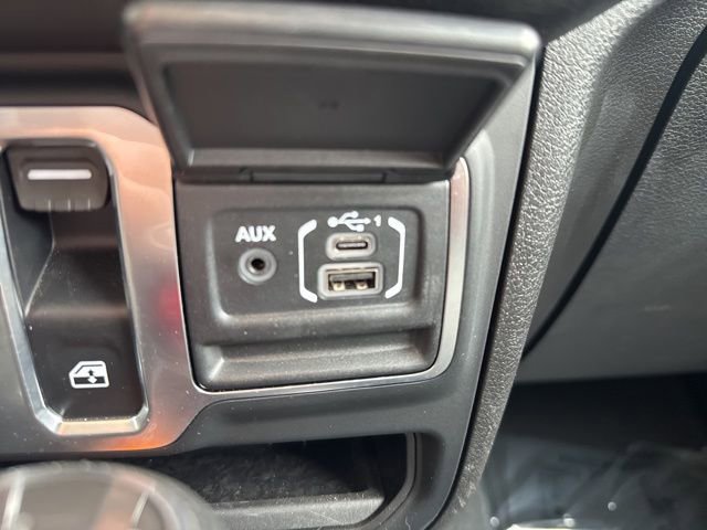 Certified 2025 Jeep Wrangler Sport AWD/4WD image 24