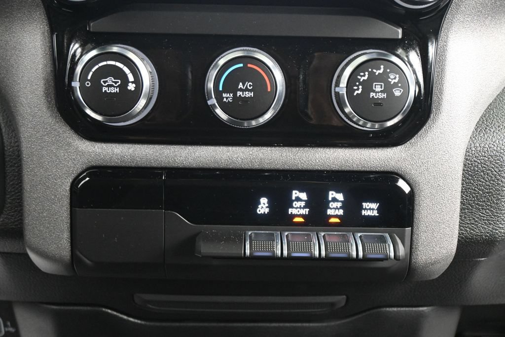 Used 2026 RAM 1500 Warlock AWD/4WD image 18