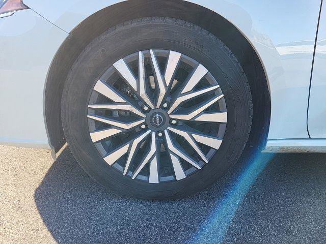 Used 2023 Nissan Altima 2.5 SV image 15