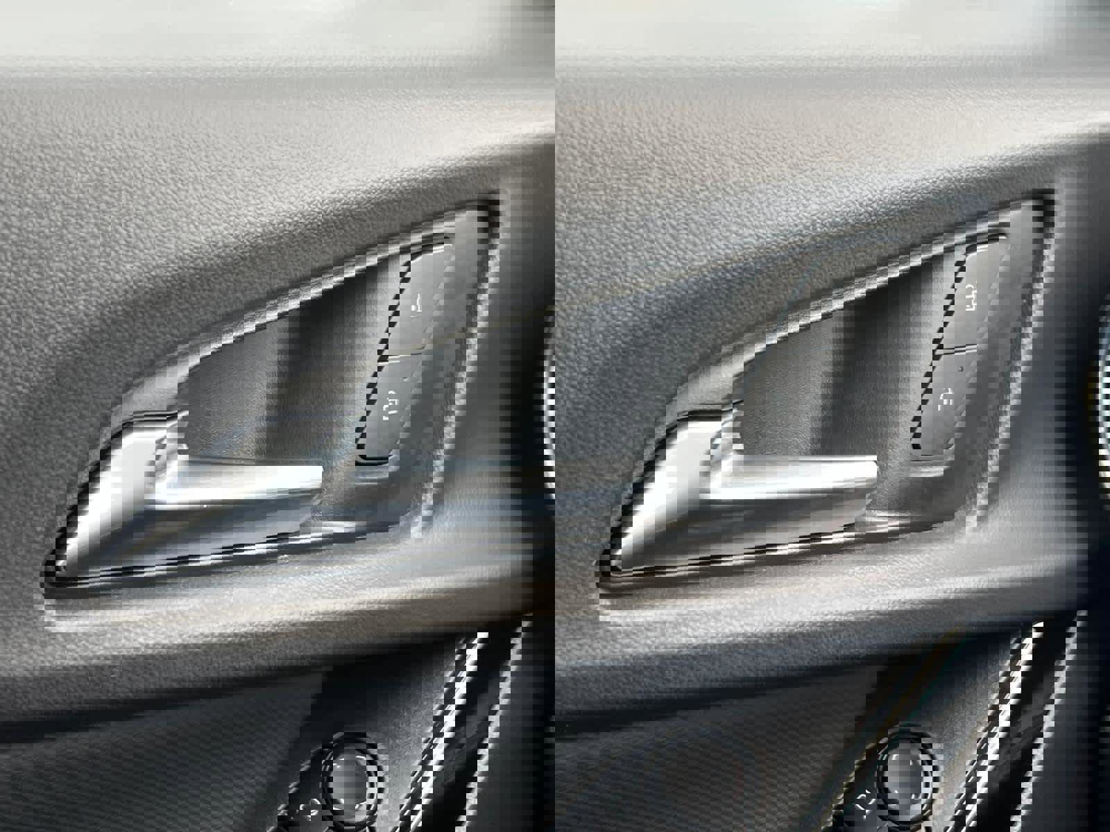 Certified 2025 Chevrolet Equinox LT w/ Safety and Technology Package AWD/4WD image 23