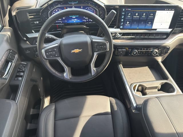 Used 2026 Chevrolet Silverado 2500 LTZ w/ LTZ Convenience Package AWD/4WD image 17