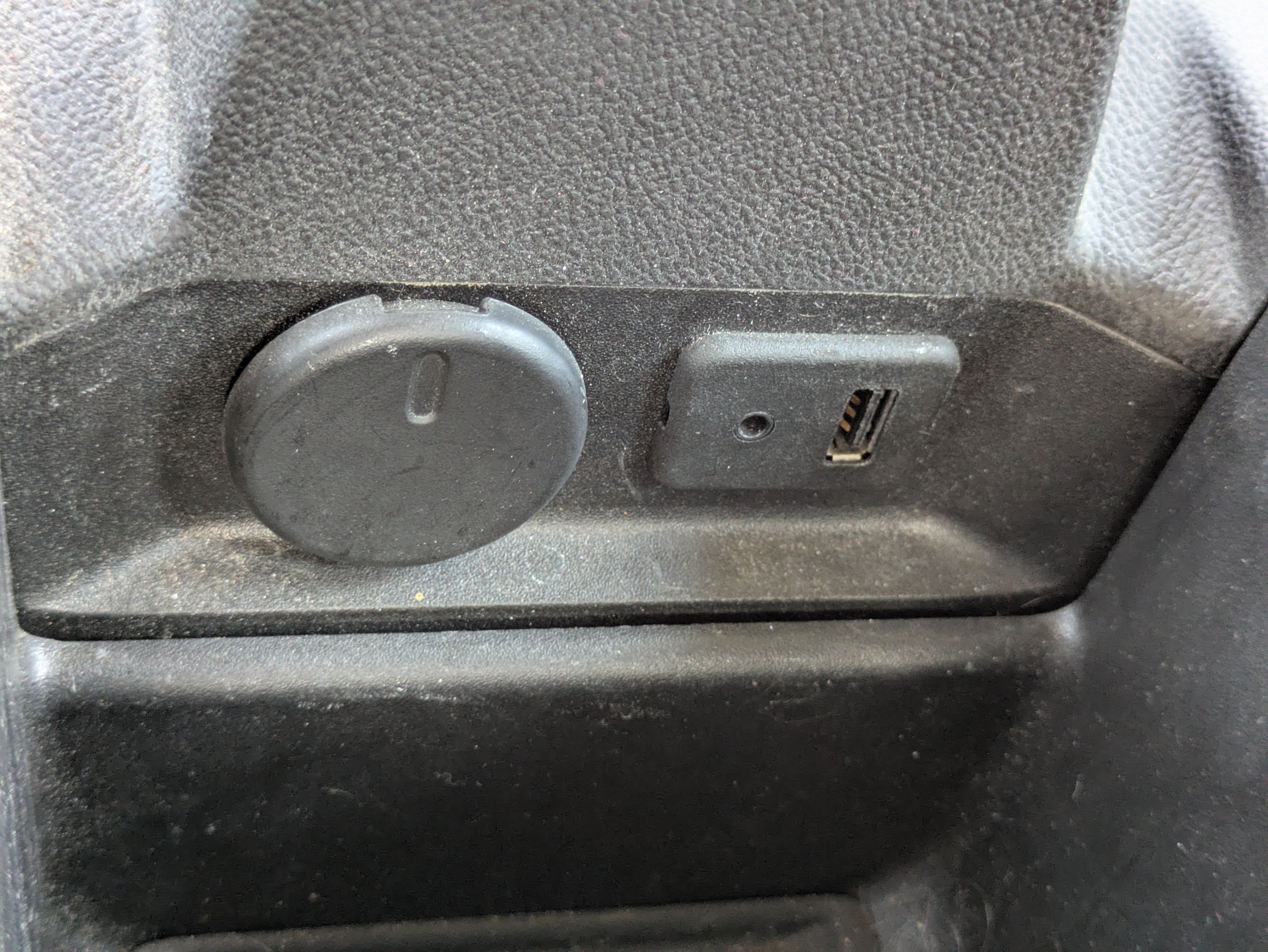 Used 2014 Chevrolet Volt FWD image 23