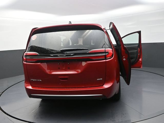 New 2027 Chrysler Pacifica Select AWD/4WD image 38