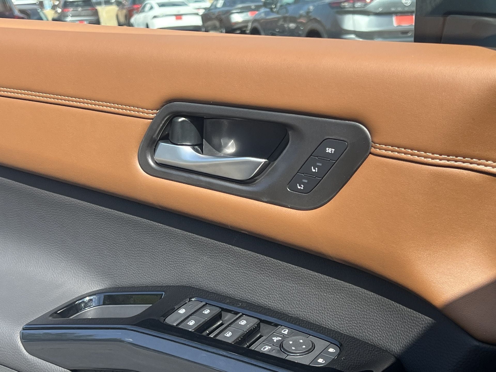 New 2026 Nissan Pathfinder Platinum FWD image 16