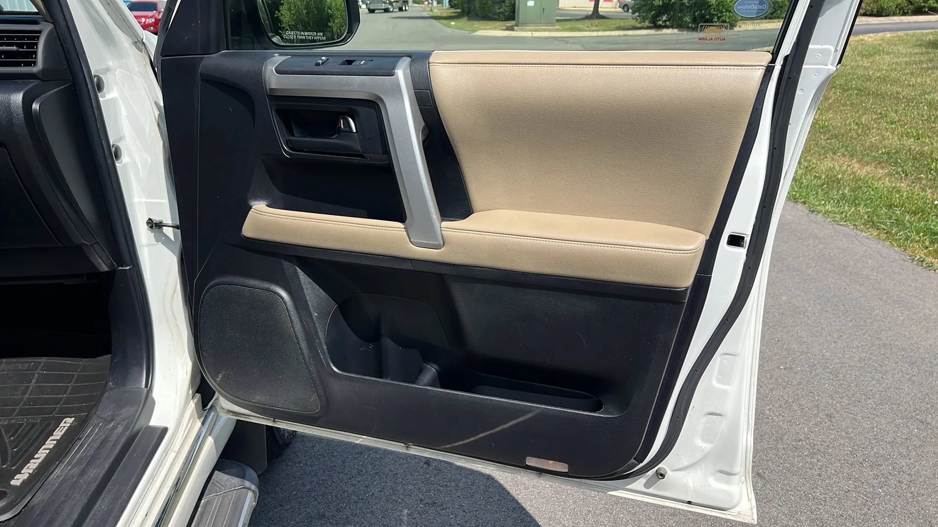 Used 2013 Toyota 4Runner Limited AWD/4WD image 21