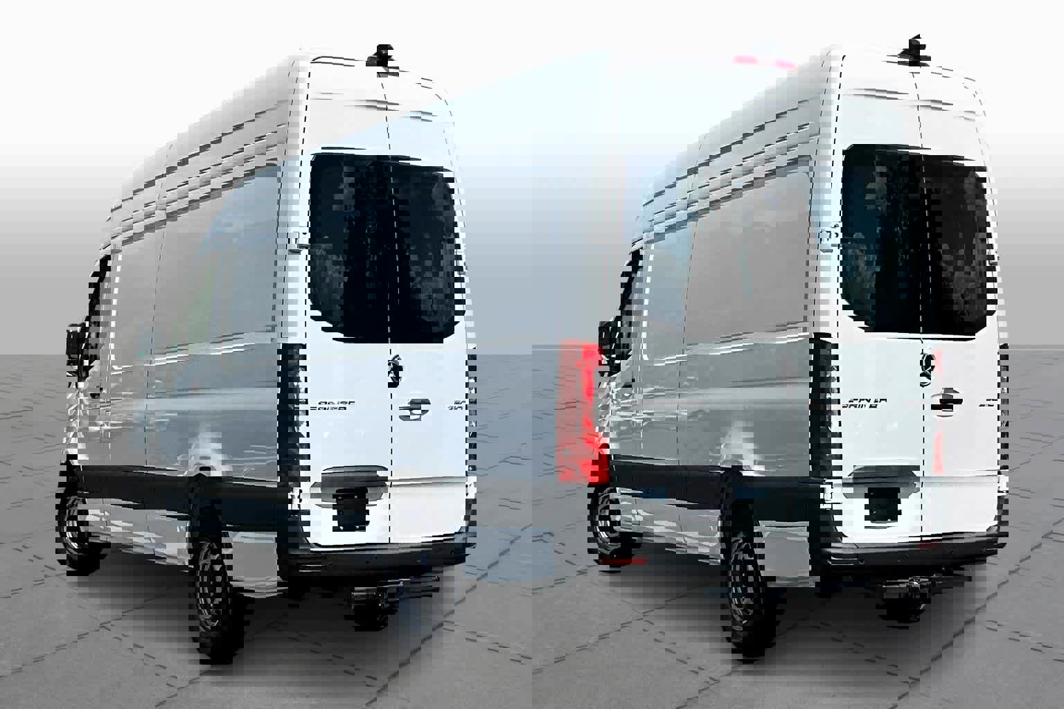 Used 2024 Mercedes-Benz Sprinter 2500 image 7