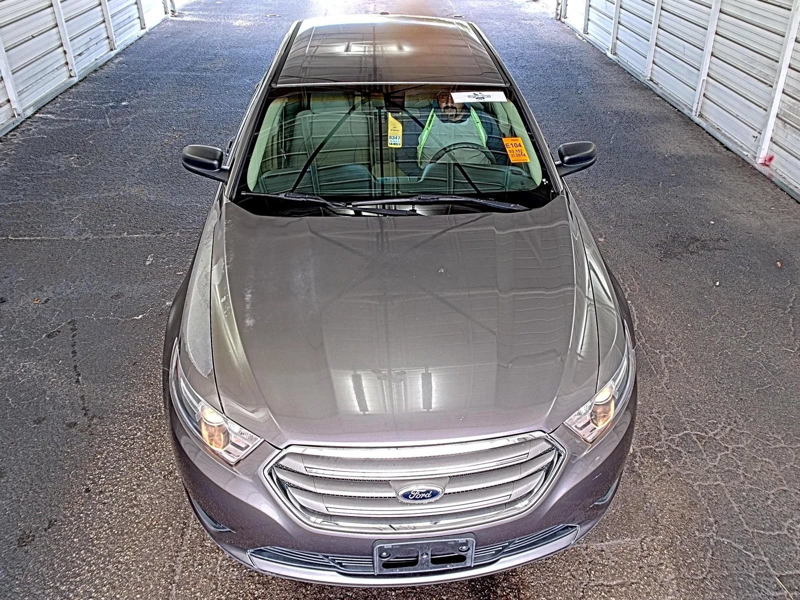 Used 2014 Ford Taurus SE FWD image 2