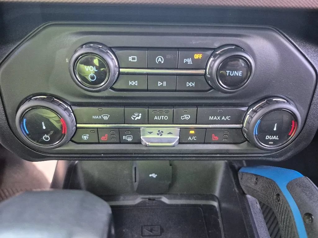 Used 2022 Ford Bronco Outer Banks w/ Sasquatch Package AWD/4WD image 28