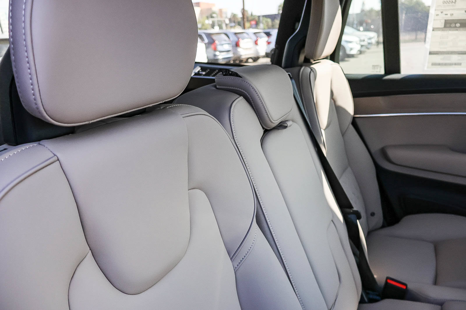 New 2026 Volvo XC90 B5 Plus w/ Protection Package Premier AWD/4WD image 15