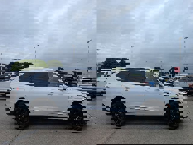 Certified 2024 Buick Enclave Essence w/ Sport Touring Edition image 3