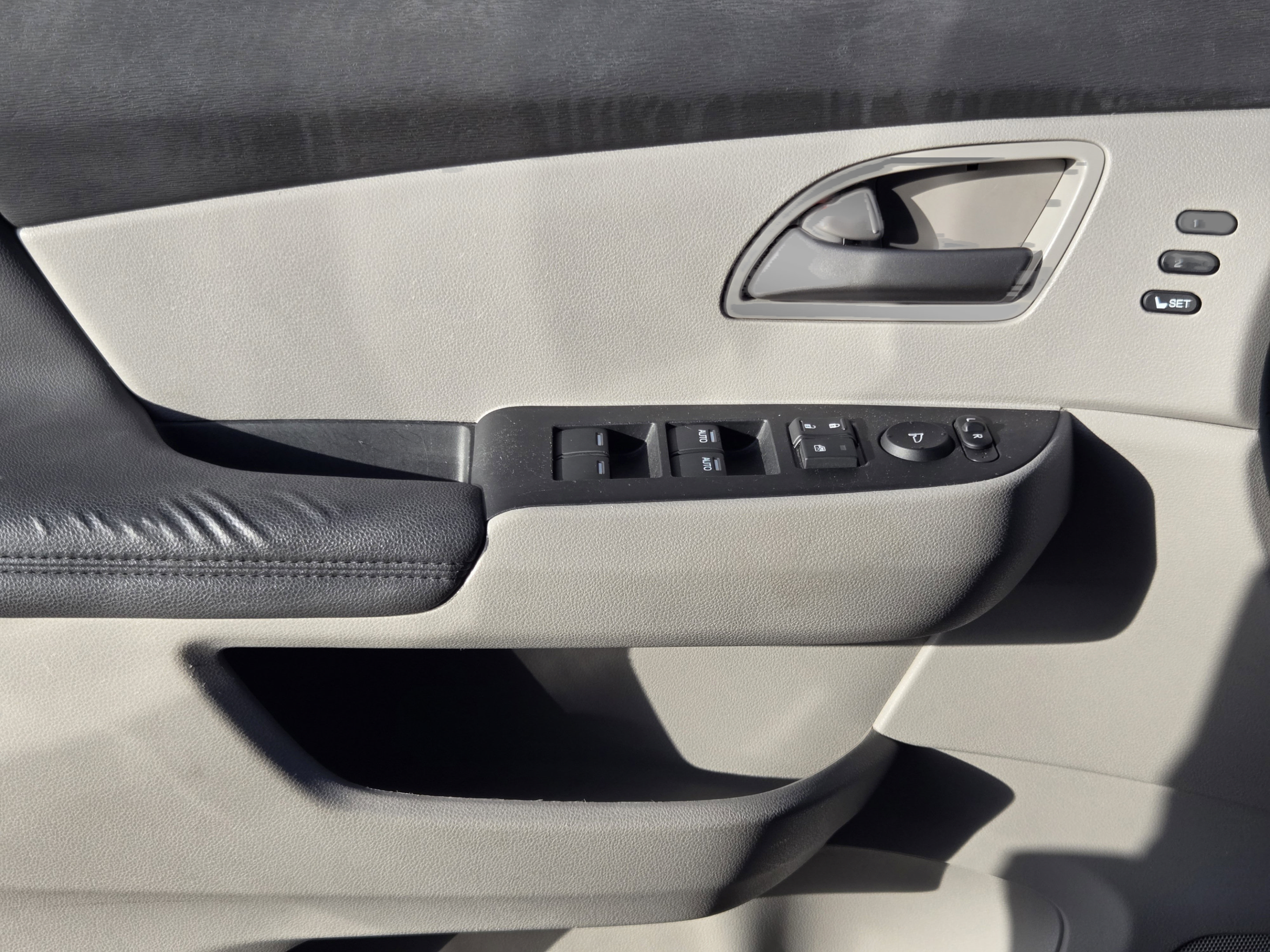 Used 2013 Honda Odyssey Touring image 25