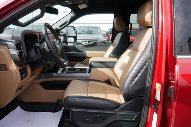 Used 2025 Ford F250 Lariat w/ Lariat Ultimate Package image 2