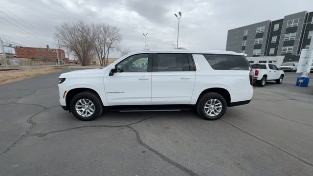 Used 2025 Chevrolet Suburban LT w/ Comfort Package image 5
