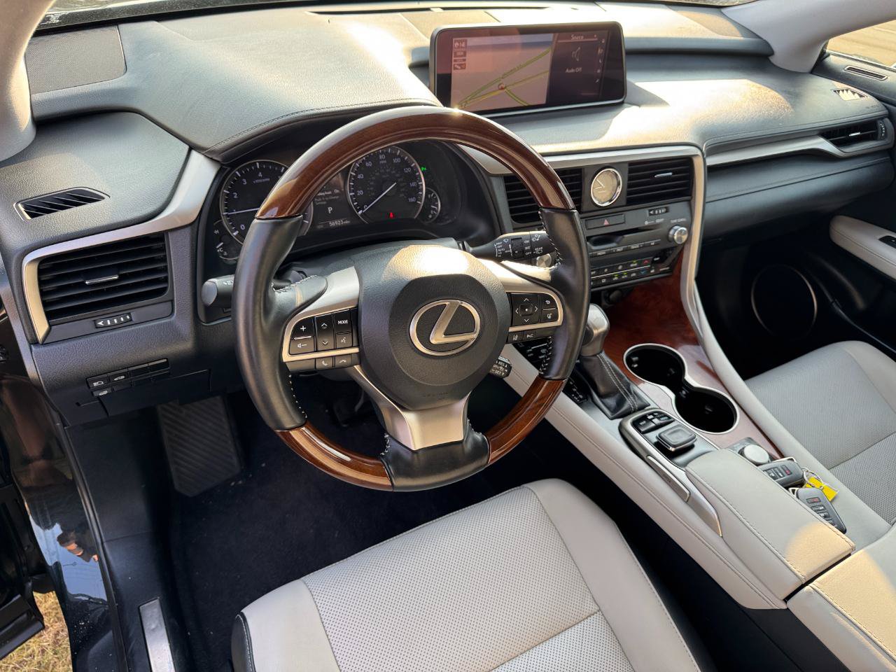 Used 2018 Lexus RX 350L FWD image 23