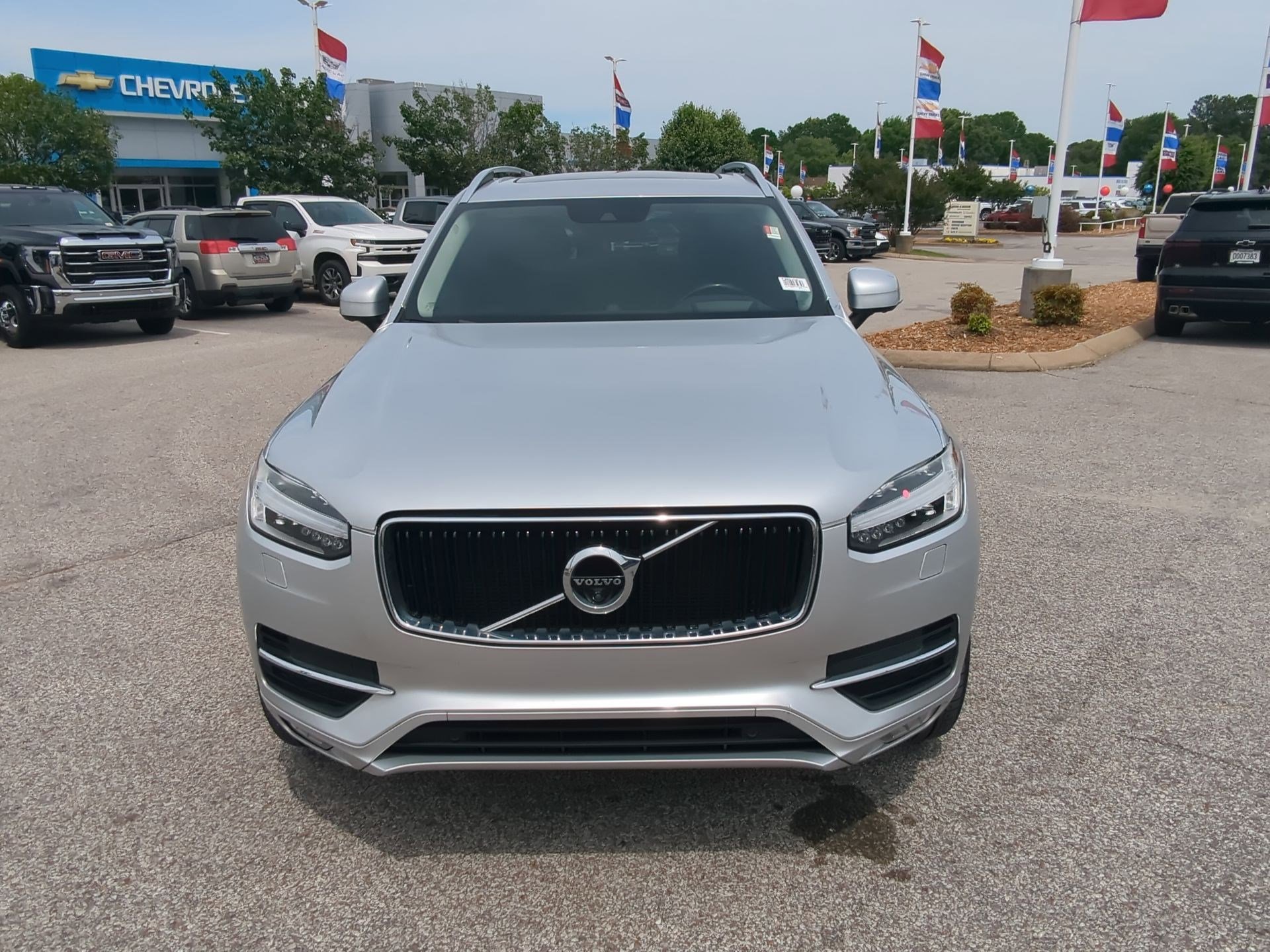 Used 2016 Volvo XC90 T6 Momentum AWD/4WD image 3