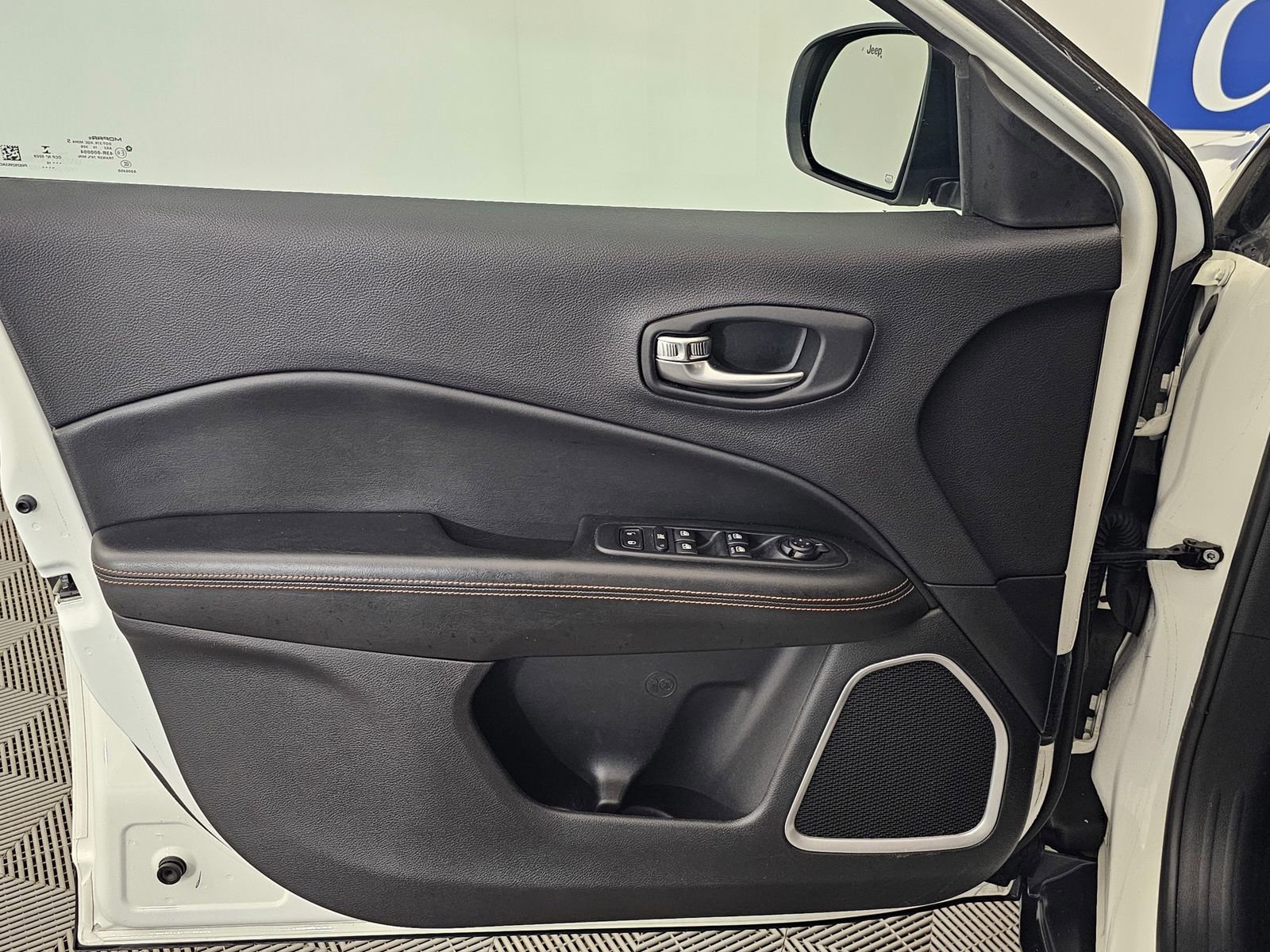 Used 2019 Jeep Compass Limited image 10