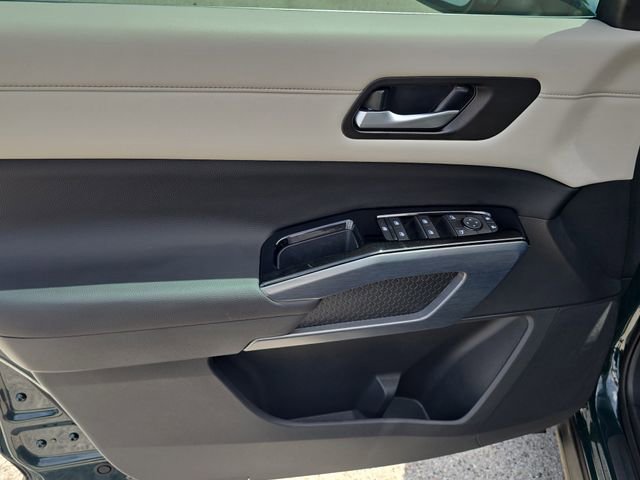 Certified 2025 Nissan Pathfinder SL w/ SL Premium Package FWD image 19