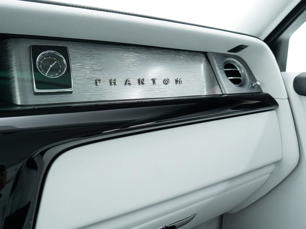 Certified 2026 Rolls-Royce Phantom Sedan w/ Leather Finishing Pack RWD image 49