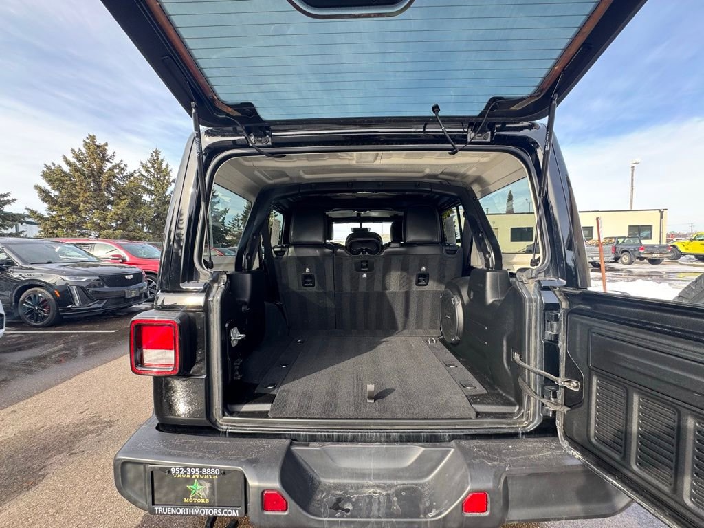 Used 2022 Jeep Wrangler Unlimited Sahara w/ Cold Weather Group image 38