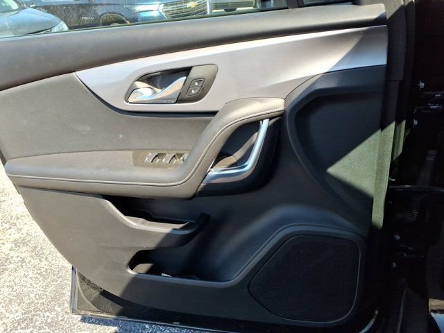 Used 2025 Chevrolet Blazer LT FWD image 22
