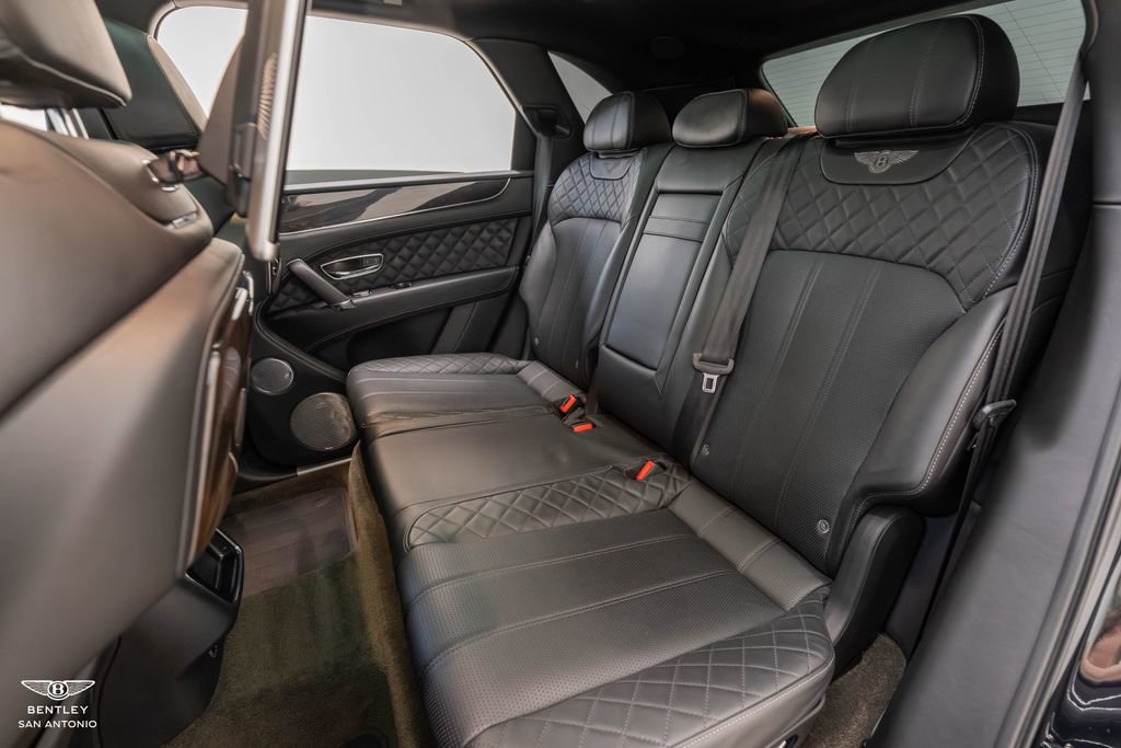 Used 2017 Bentley Bentayga AWD/4WD image 24
