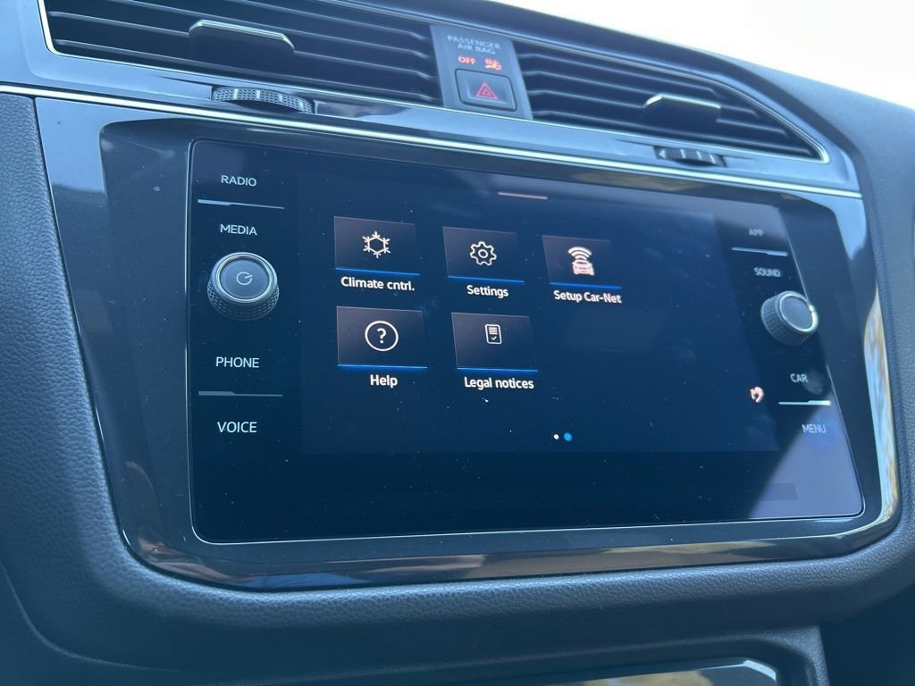 Used 2024 Volkswagen Tiguan SE image 34